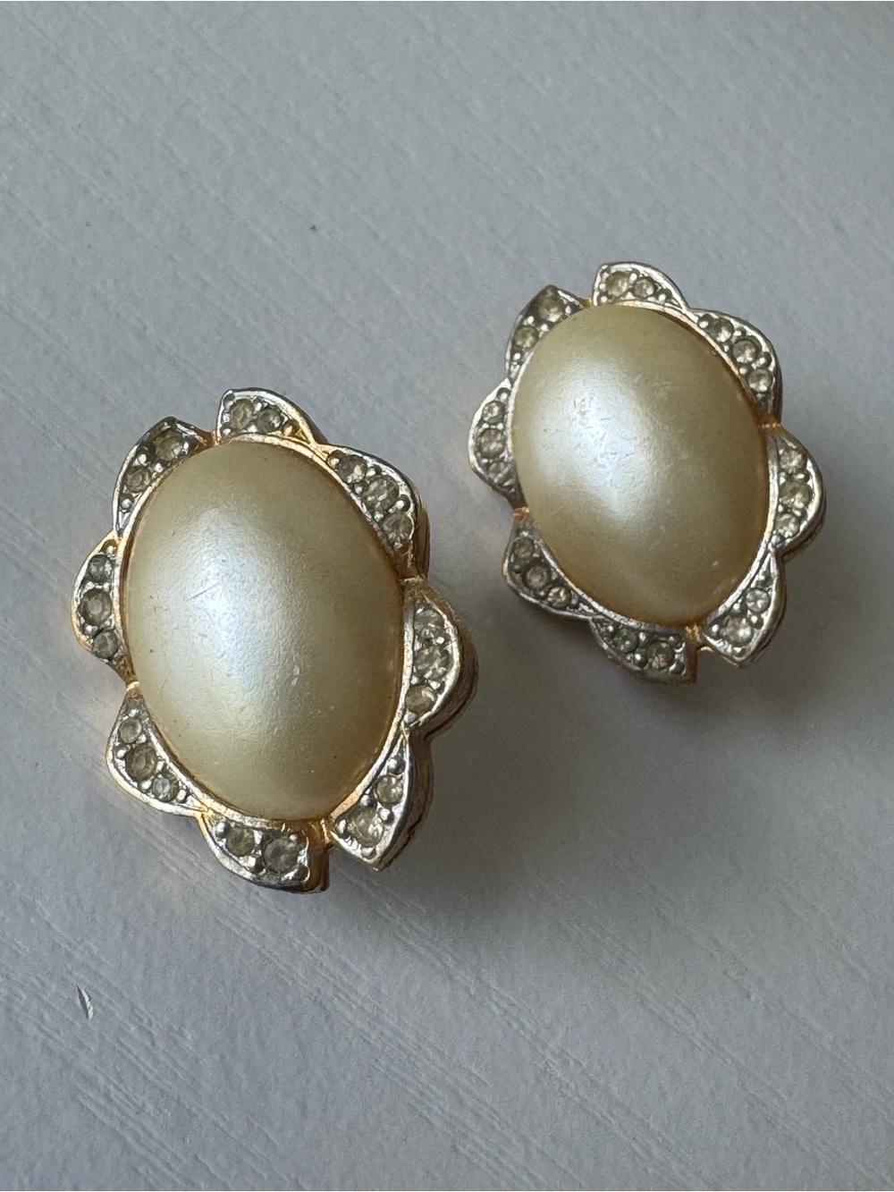 Vintage 1950s-1960s Faux Pearl & Rhinestone Scalloped Clip-On Earrings